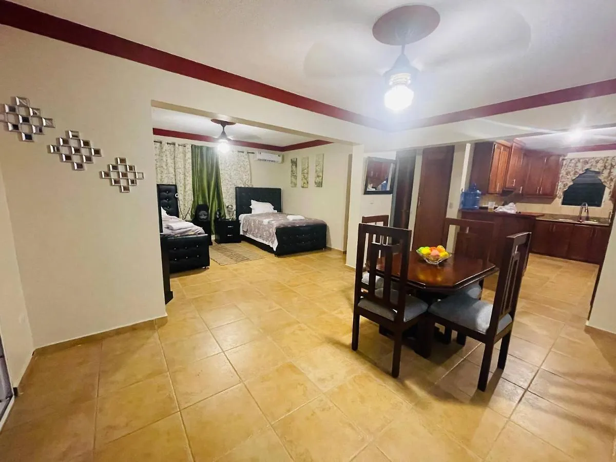 Διαμέρισμα Lovely 2 Bedroom Condo With Pool And Hot Water Καμπαρέτε